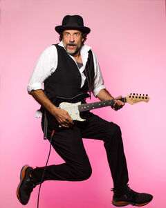 LEIDER ABGESAGT!!!! Helmfried von Lüttichau  „Plugged“  – ein Soloprogramm LEIDER AGESAGT!!!!